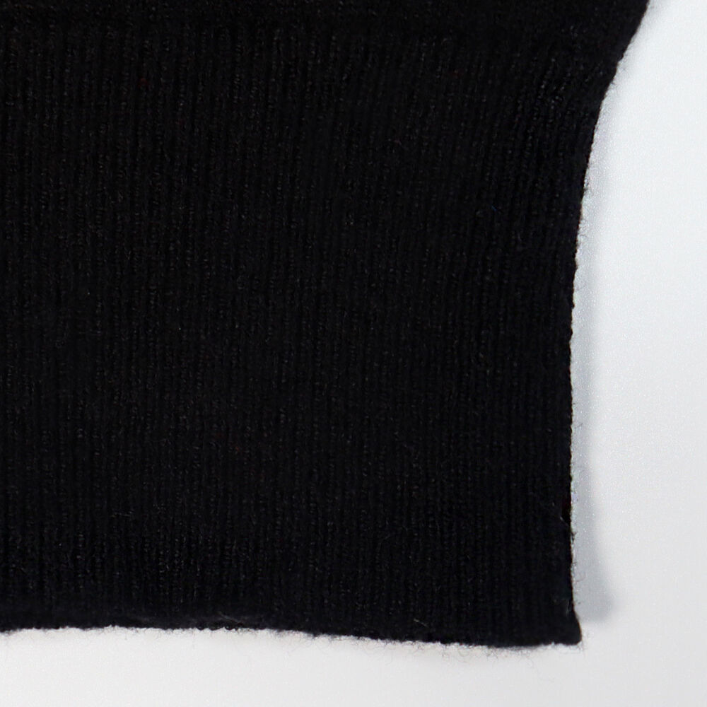 Su&eacute;ter Cuello Alto Negro image number 2
