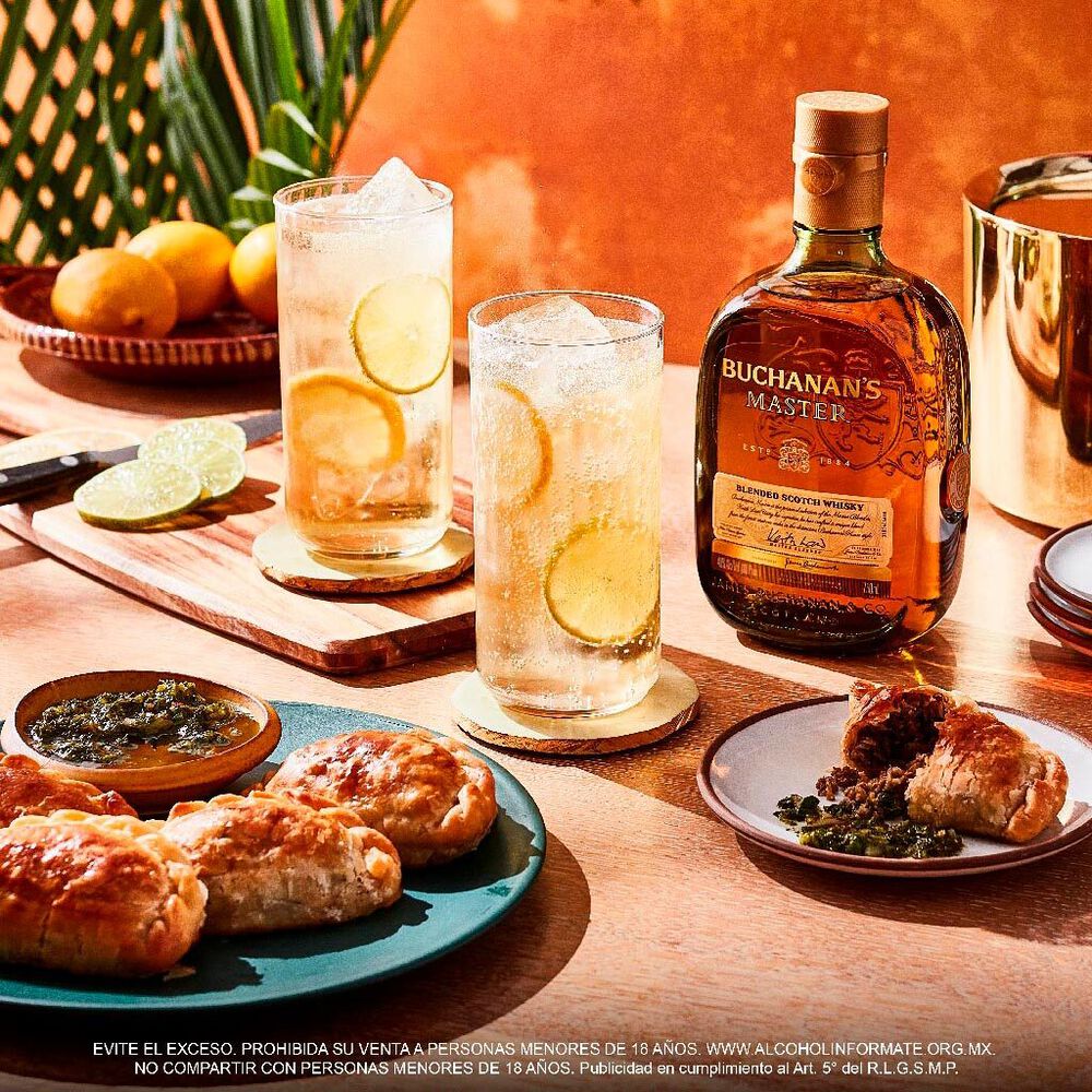 Whisky Buchanan's Master Blended Scotch 750 ml image number 1