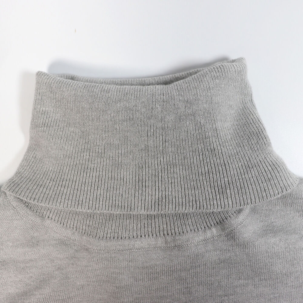 Su&eacute;ter Cuello Alto Gris Member&acute;s Choice image number 3